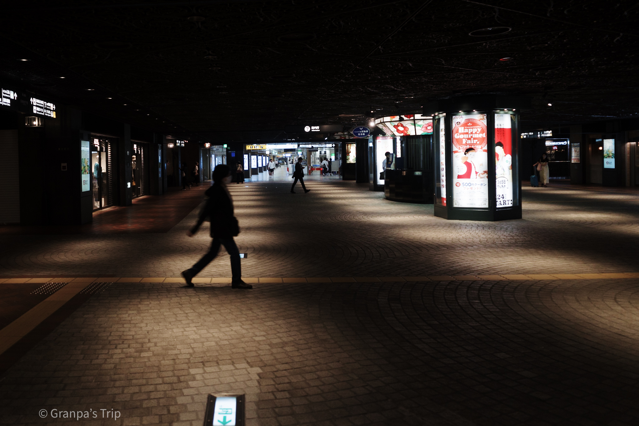 RICOH GR III f/2.8 1/50sec ISO-200 18.3mm