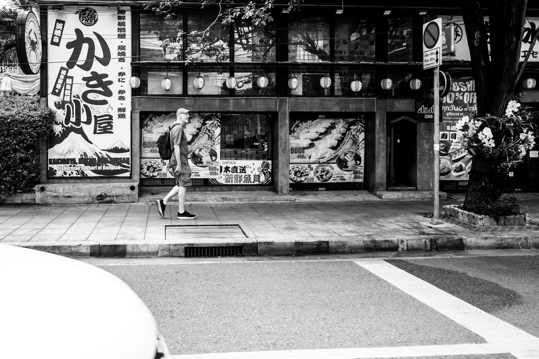 RICOH GR III f/2.8 1/250sec ISO-400 18.3mm