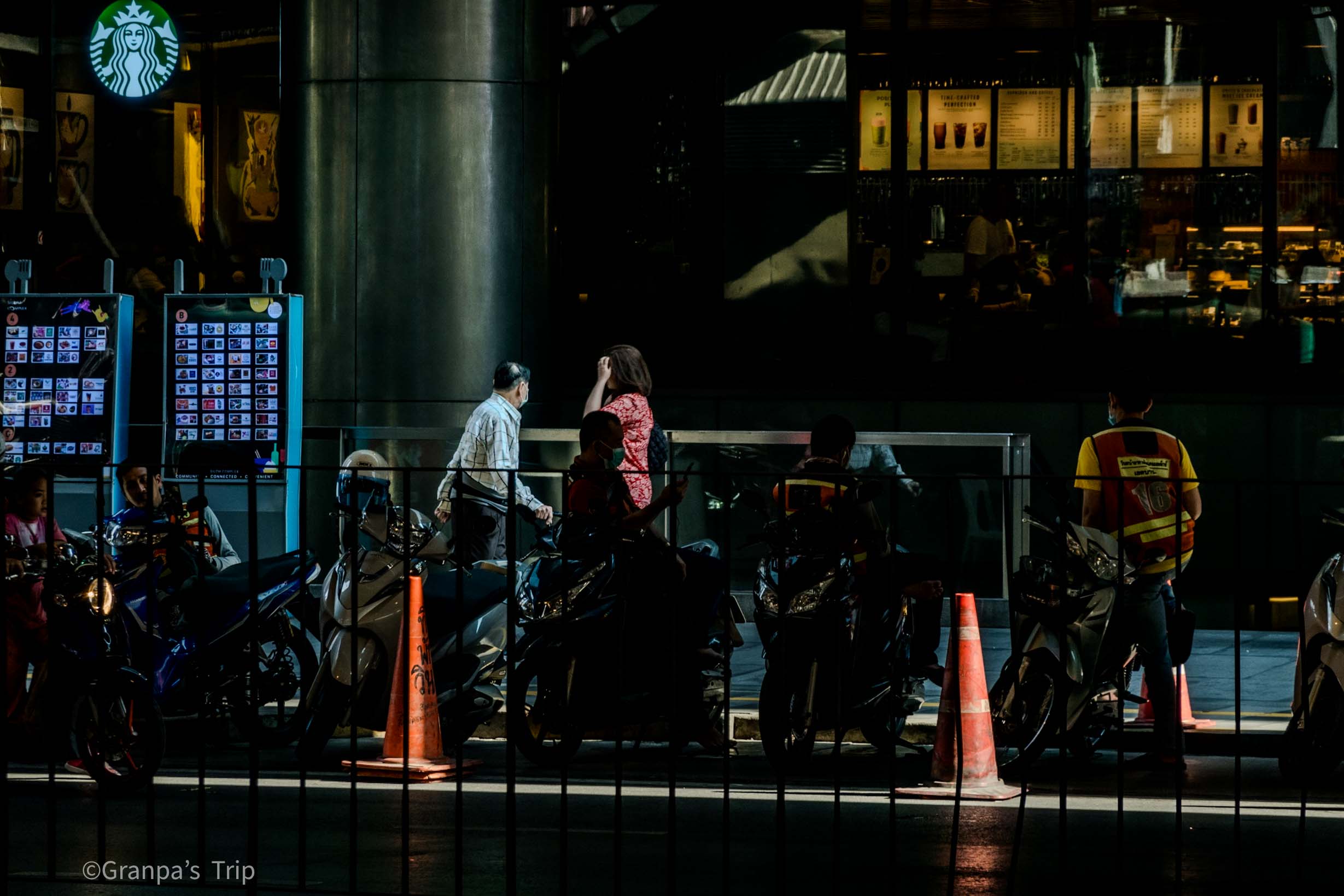 DSC-RX100M7 f/4.5 1/125sec ISO-100 57mm