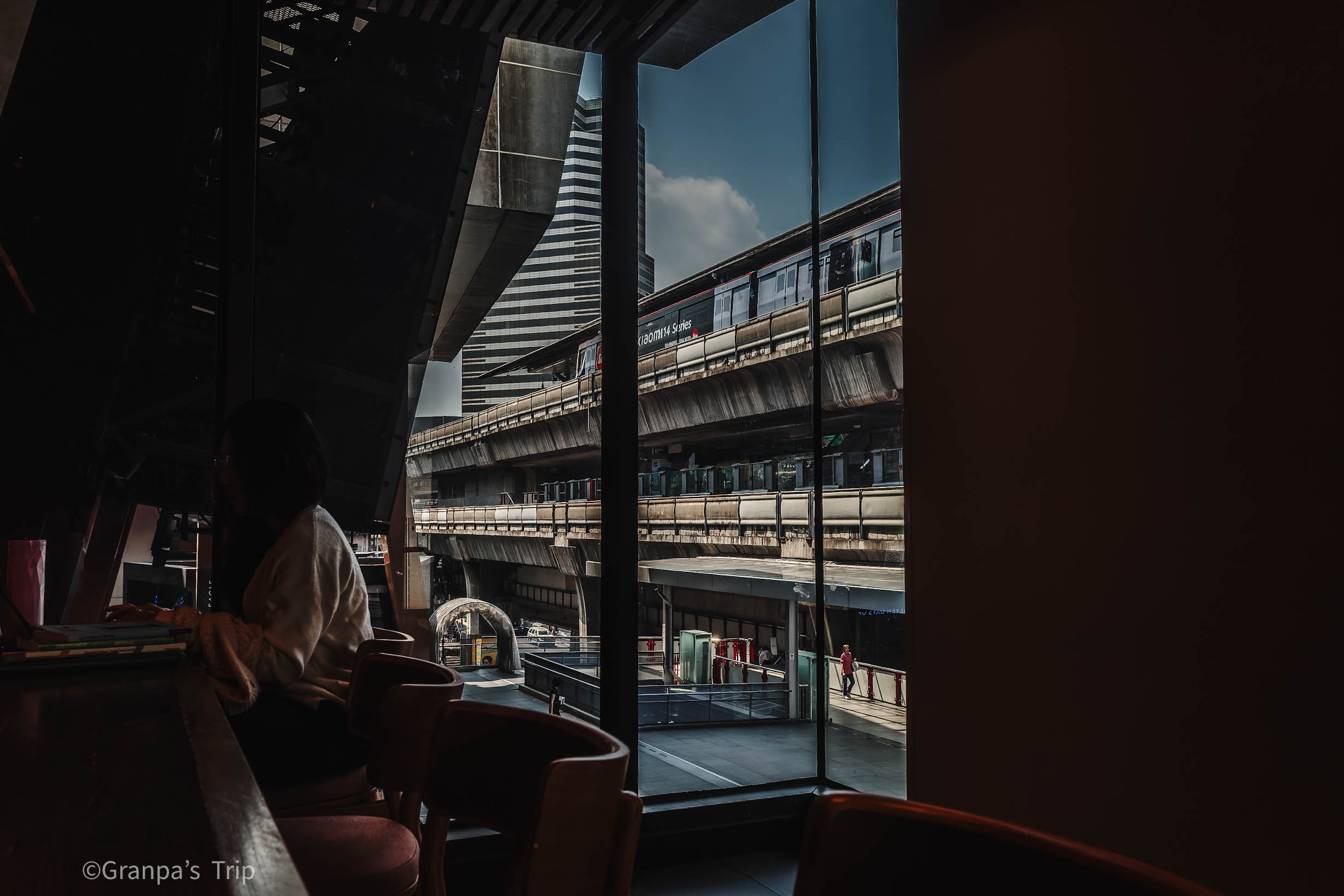 RICOH GR III f/5.6 1/320sec ISO-100 18.3mm