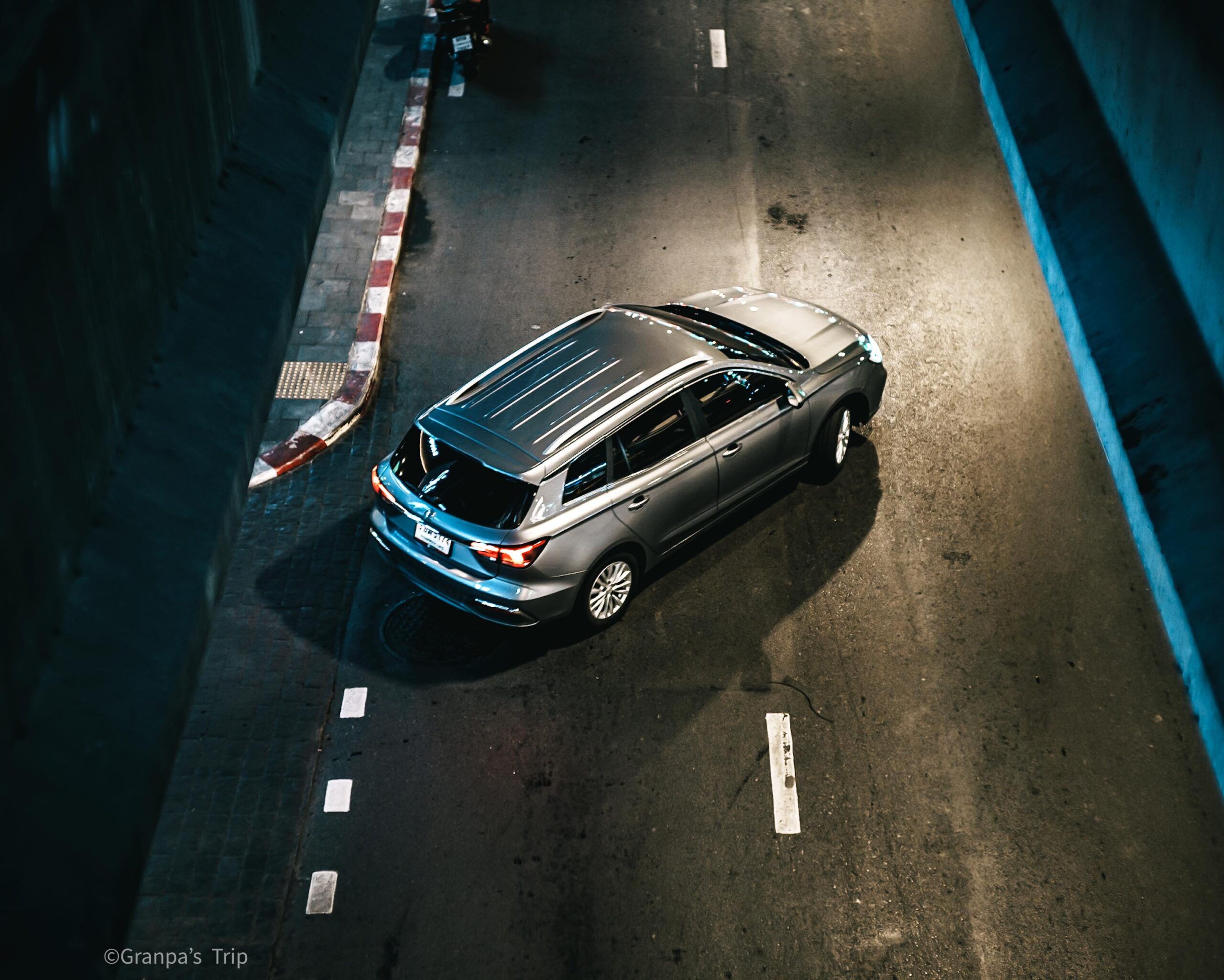 ILCE-7CR 1/125sec ISO-1600 C Sonnar T*1.5/50 ZM