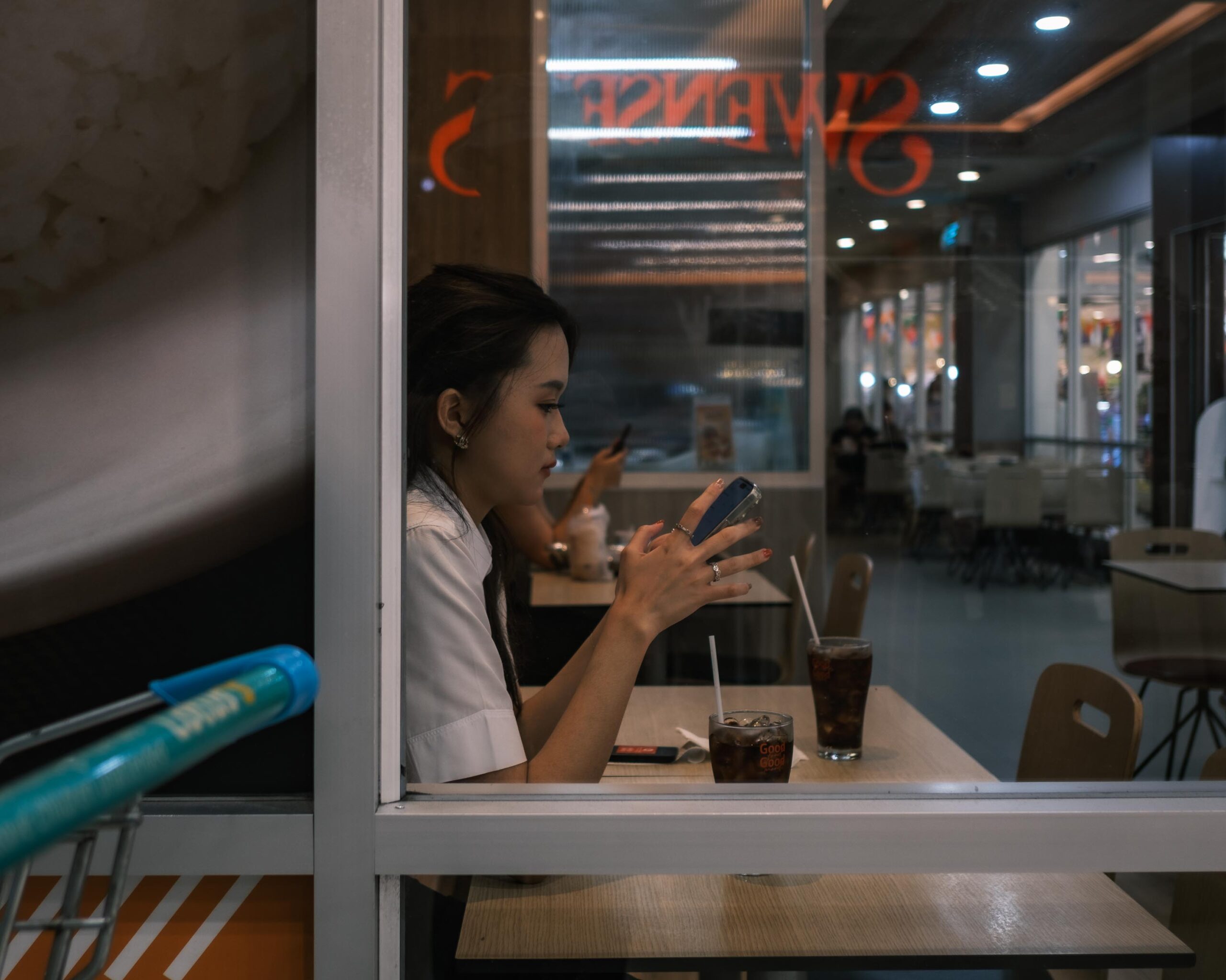 X-E5 f/2 1/60sec ISO-125 18mm