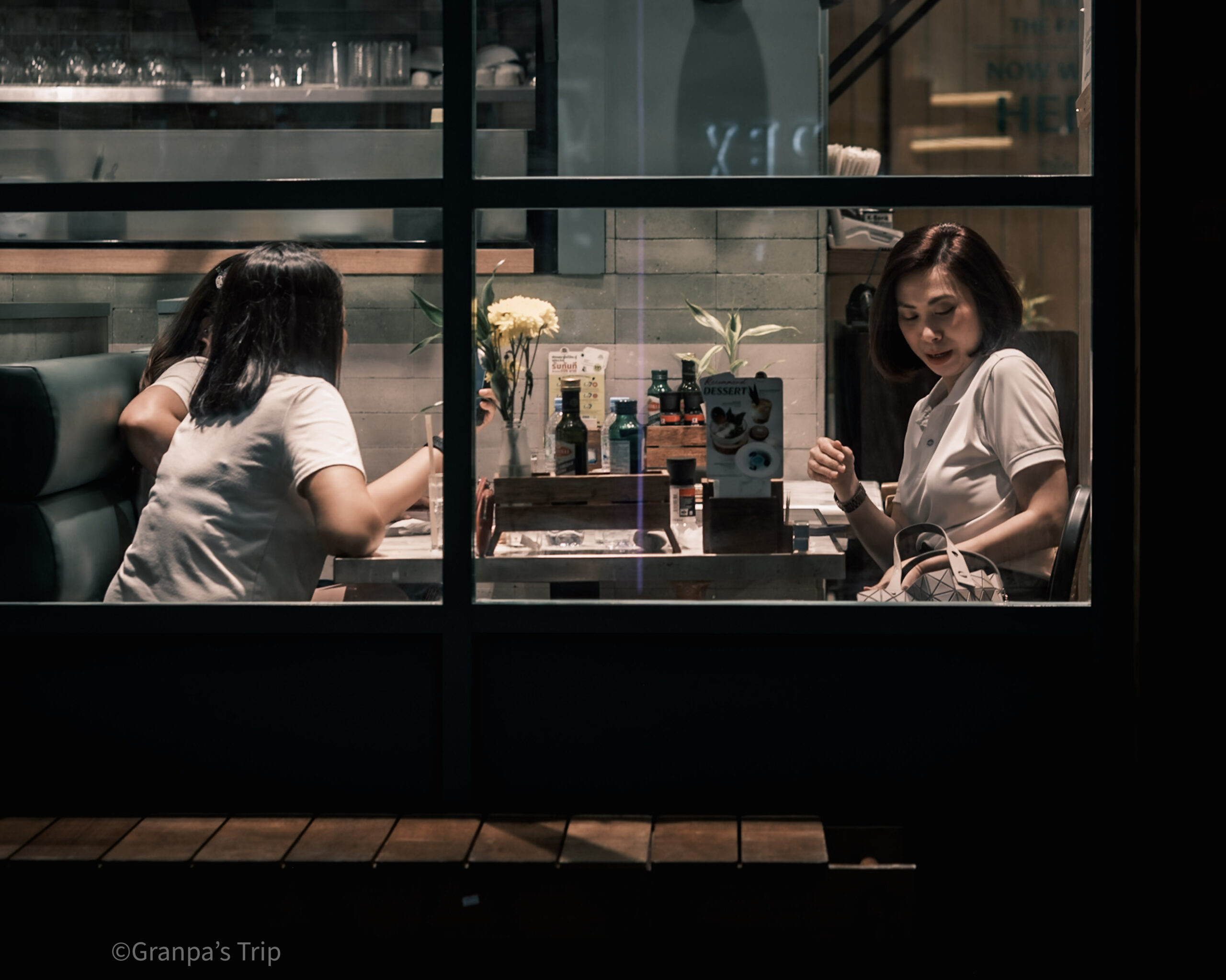 X-T5 f/2.8 1/125sec ISO-640 60mm